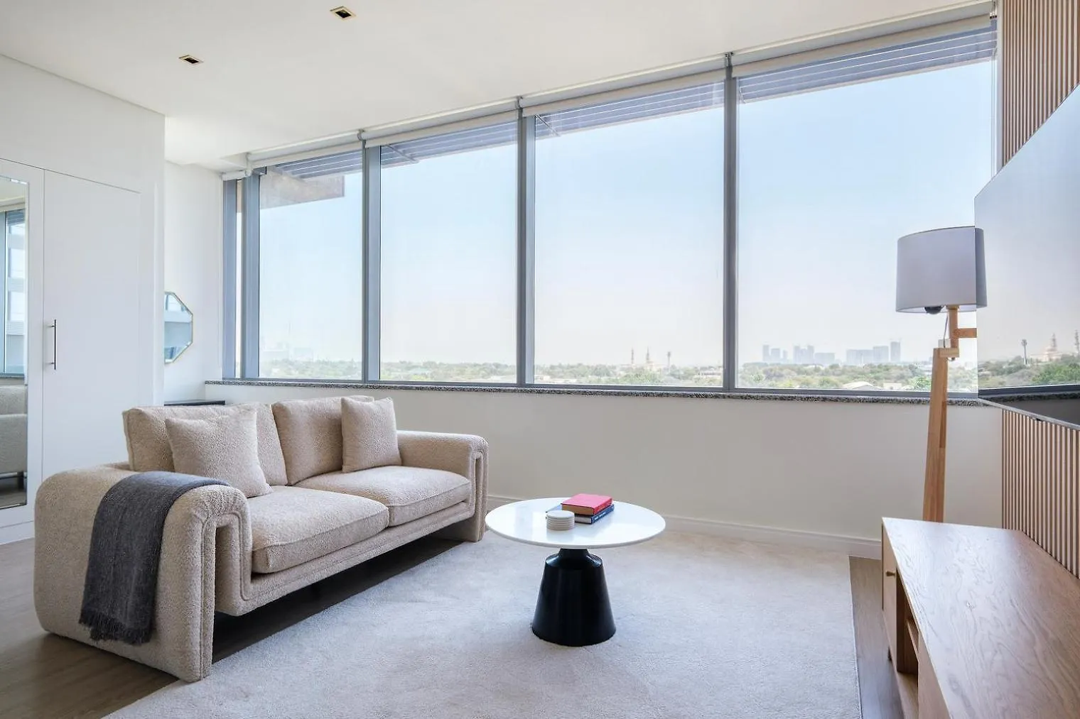 Blueground Difc Roof Pool Underground Parking Dxb-1505 Apartment Dubai